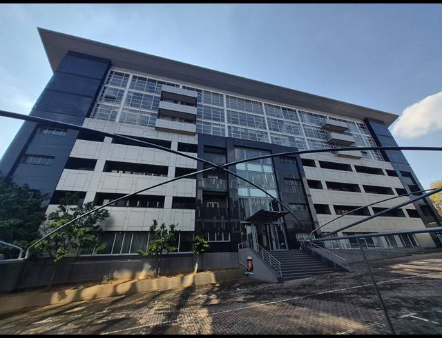 802M² OFFICE TO LET IN SANDTON CENTRAL